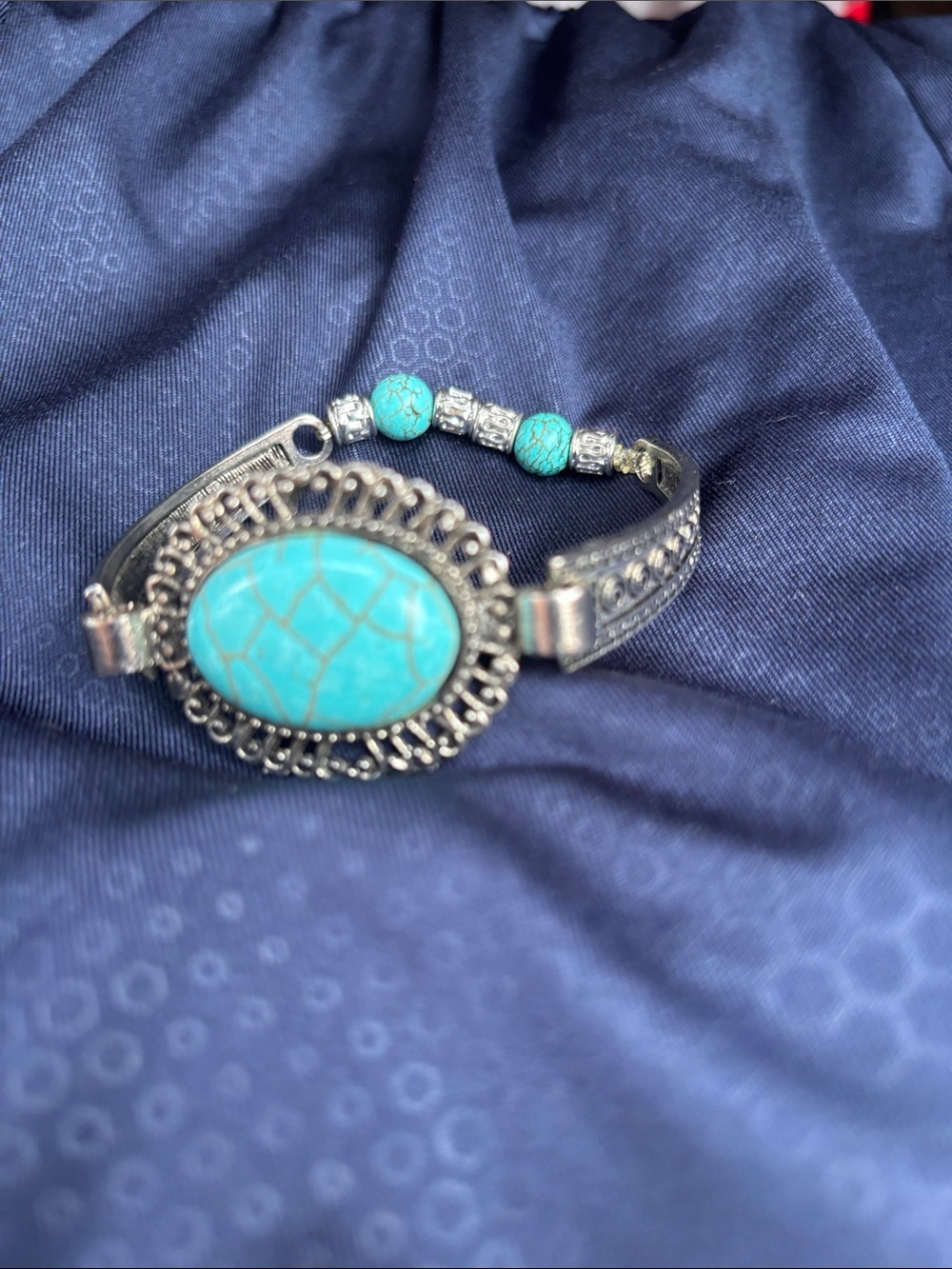 Vintage Silver Tone Faux Turquois stretch Bracelet - Picture 3 of 9